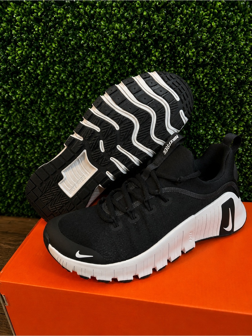 Women Nike Free Metcon 6 Black White FJ7126-001 size 8.5 NEW - Picture 3 of 7